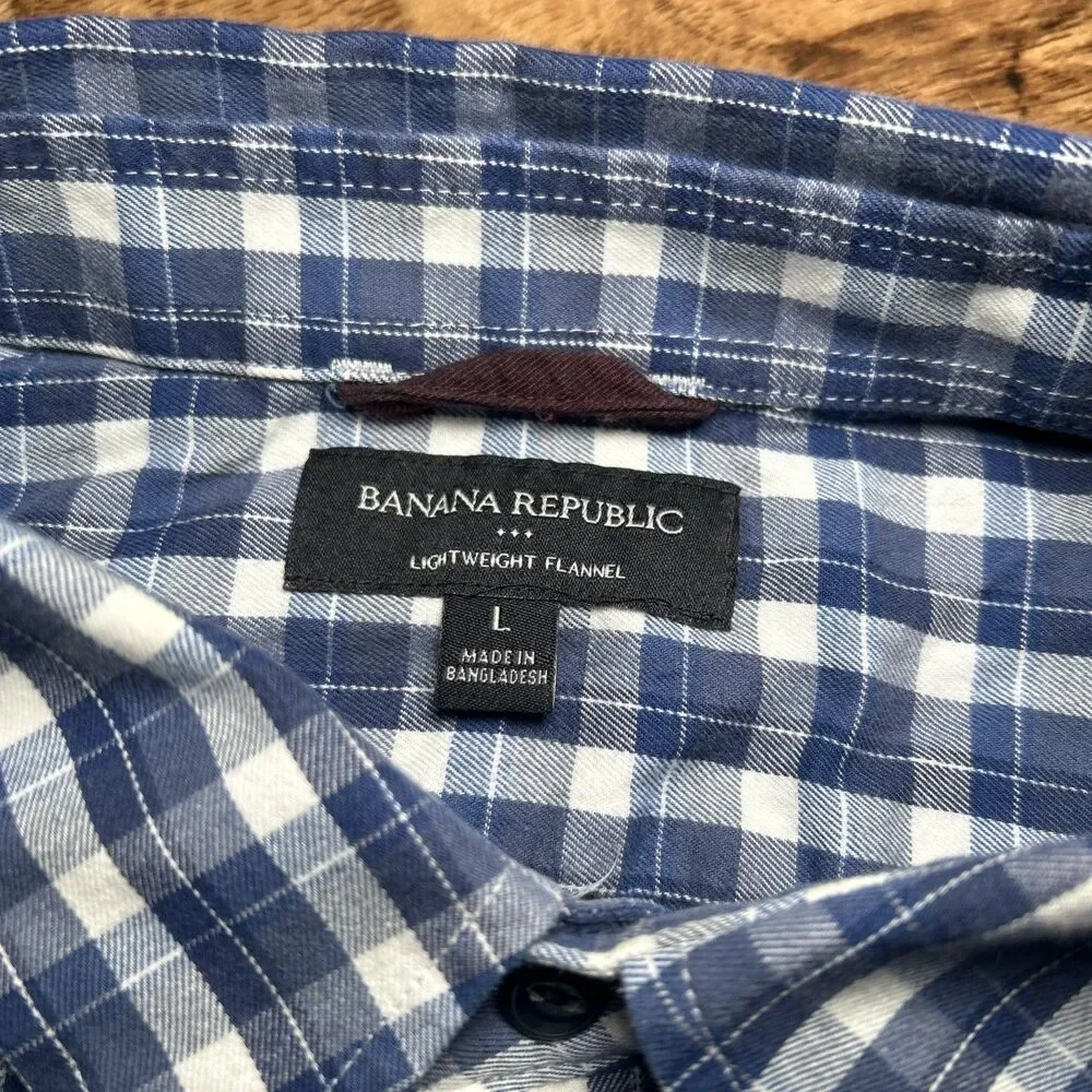 Banana Republic Lightweight Flannel Men’s L Blue Plaid‎ Long Sleeve Button Down